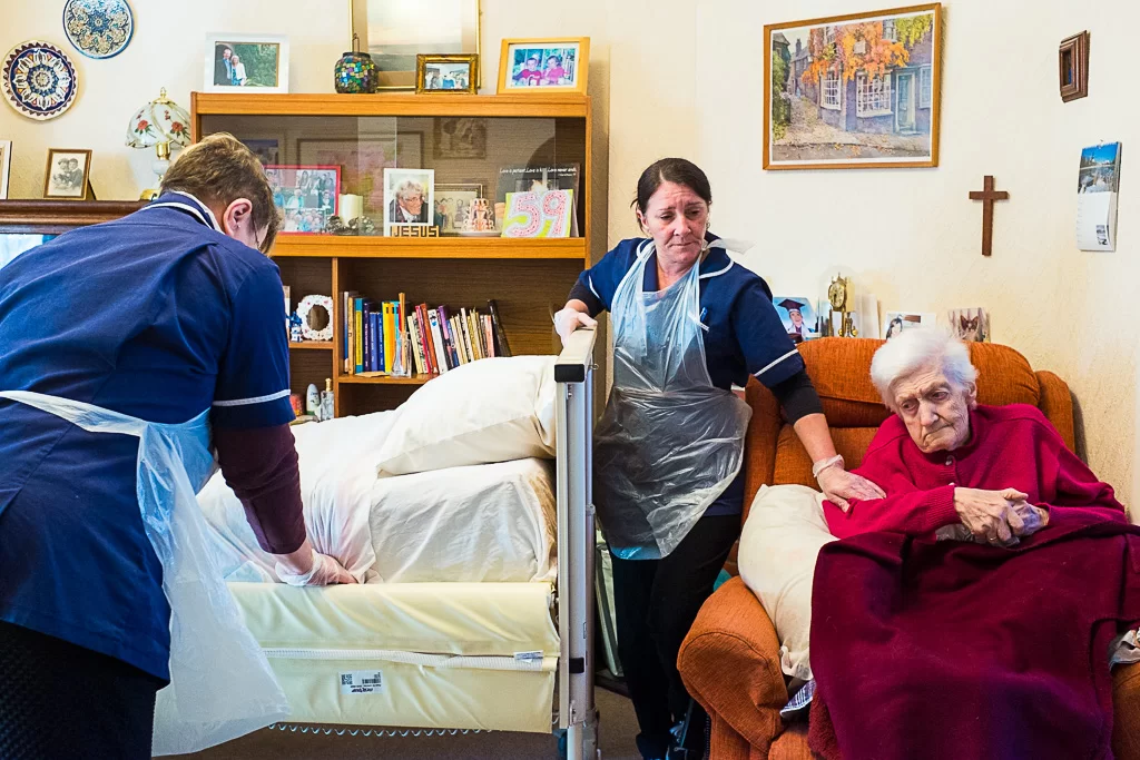 care-workers-mindful-photo-lab